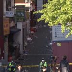 韓国“転倒事故”死者155人に　全員の身元を確認