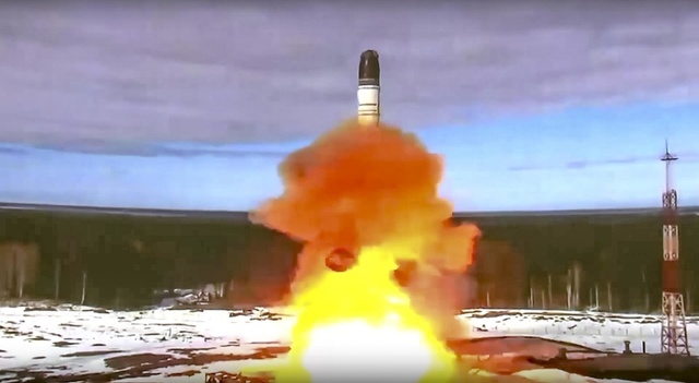 ロシア、「サルマト」実験成功　多弾頭の次世代ICBM