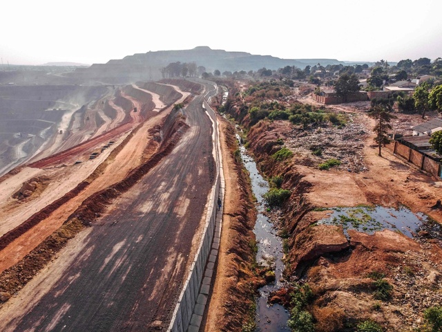 コンゴの鉱業都市、中国企業の採掘拡大で「消滅」の危機