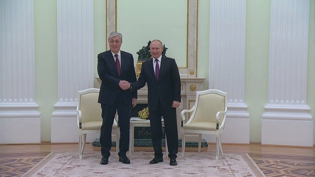 プーチン大統領、カザフ大統領と会談 経済協力強化で一致　ウクライナ侵攻で立場違いも表面化する中