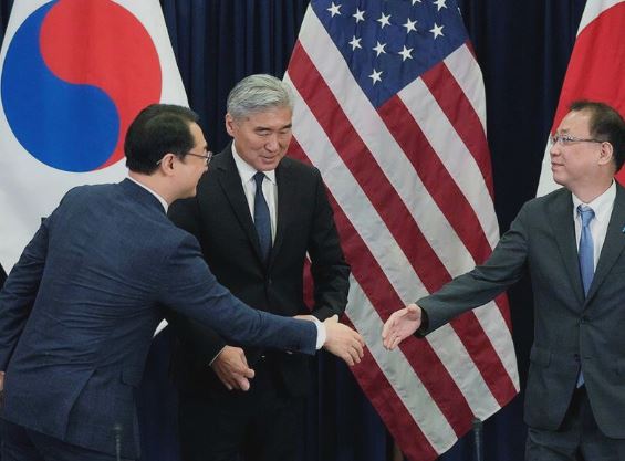 「北朝鮮は韓国領だから攻撃には韓国の許可が必要」 ちょっと意味が分からない 「北朝鮮は韓国領だから攻撃には韓国の許可が必要」 ちょっと意味が分からない