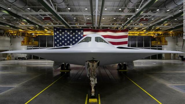 米空軍、最新鋭のステルス爆撃機Ｂ２１を公開