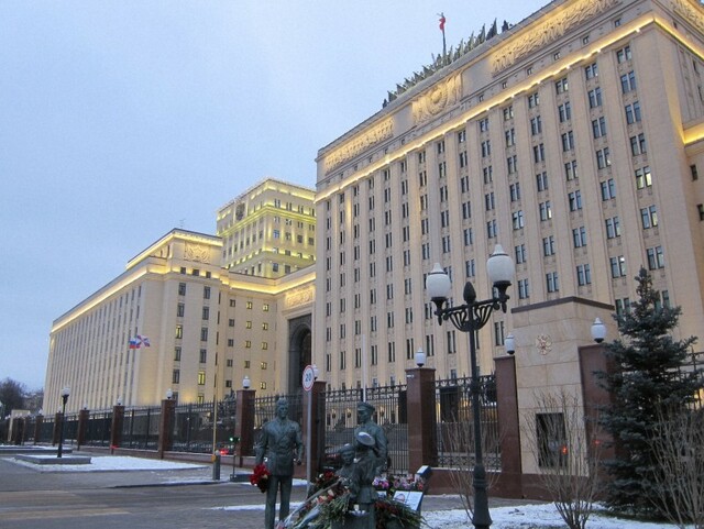 ウクライナのドローン攻撃で空軍基地3人死亡　ロシア国防省発表