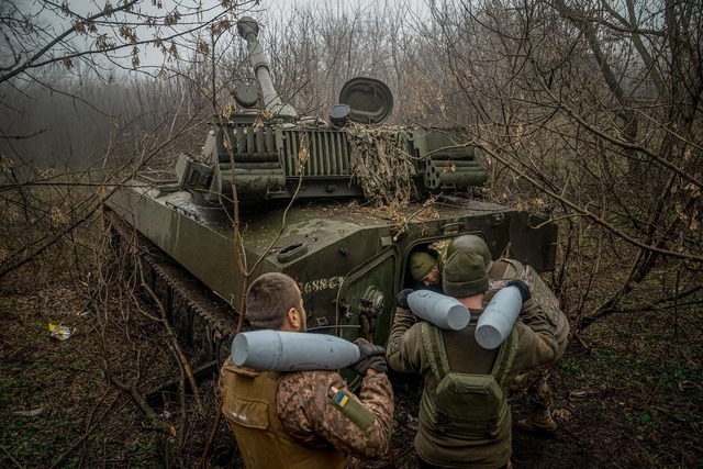 東部バフムート、激しい戦闘も「持ちこたえている」　ウクライナ軍