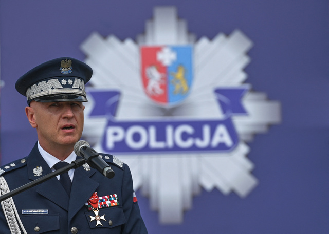 ウクライナの贈り物が爆発、ポーランド警察長官が負傷