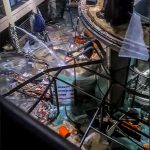 ホテルで巨大水槽が破裂　熱帯魚1500匹飛び散る　ベルリン