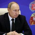 ロシア大統領、侵攻継続を強調　作戦本部で司令官と会議