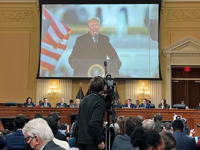 トランプ氏を刑事告発へ　議会襲撃で「反乱扇動」　米下院特別委