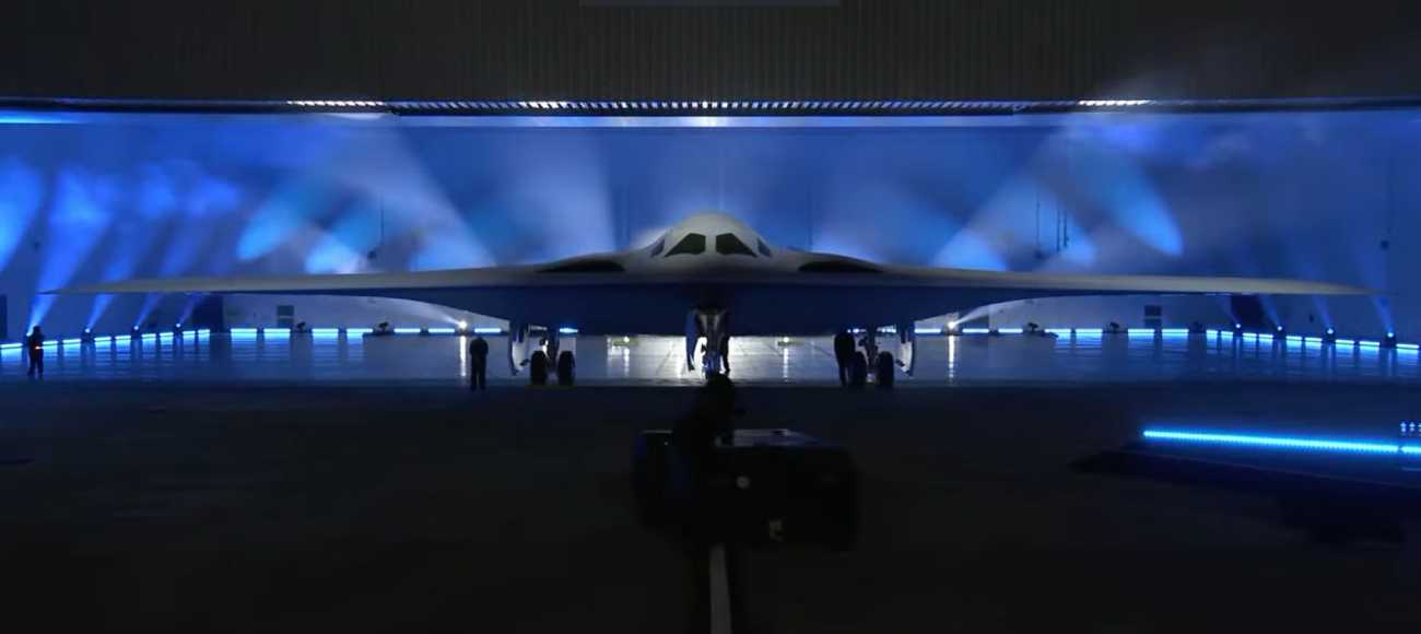 米空軍とノースロップ･グラマンがステルス爆撃機「B-21」を公開