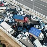 【緊急速報】中国で車200台が衝突 （画像あり）￼