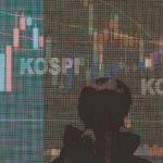 【韓国崩壊】韓国株KOSPIが新年早々底割れ　暴落開始ｗ￼
