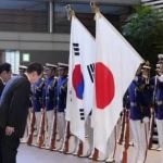 韓国大統領が「日の丸だけに敬礼し韓国旗を無視した」との嘘が韓国で拡散中ｗ￼