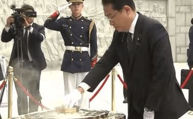 岸田首相、韓国の国立墓地献花に著名人からも批判殺到/墓地は歴代大統領や朝鮮戦争戦死者ら眠る/ネット「靖国に参拝せず!」「国民への侮辱!」「嘆かわしい」「唖然!」 岸田首相、韓国の国立墓地献花に著名人からも批判殺到/墓地は歴代大統領や朝鮮戦争戦死者ら眠る/ネット「靖国に参拝せず!」「国民への侮辱!」「嘆かわしい」「唖然!」