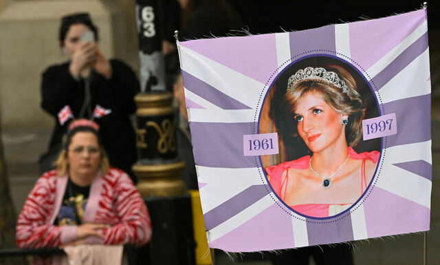 英チャールズ国王戴冠式で「ダイアナ」がトレンド入り「あなたこそ私たちのクイーン」…ほか「ハリー王子」など