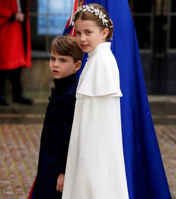 シャーロット王女がトレンド入り「天使」「プリンセス」白ドレスにティアラ、大人びた表情が反響
