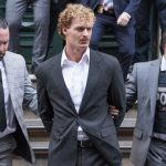 黒人男性がNY地下鉄で首絞めあげられ死亡、元海兵隊員を過失致死罪で起訴