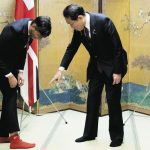 在日英国大使館、まさかの“安村ネタ”ぶっこみ「安心してください、はいて…」スナク首相『カープ靴下』で粋な計らい