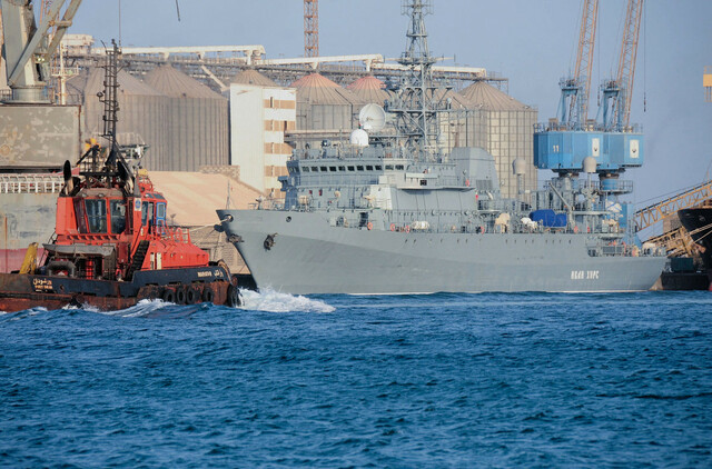 ロシア艦、無人ボートで損傷か　ウクライナ報道、クリミア帰港