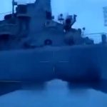 ウクライナの無人艇、ロシア偵察艦に衝突か　映像公開