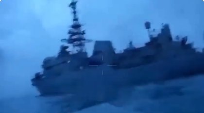 爆弾積んでロシア艦隊に進撃…自爆無人艇の映像を公開したウクライナ