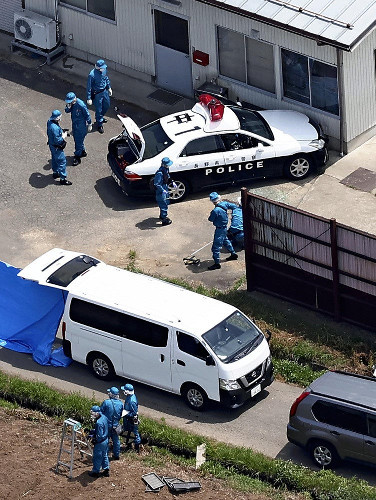 長野４人殺害、全員が即死状態…警察官１人は銃撃後の刺し傷が致命傷になったか
