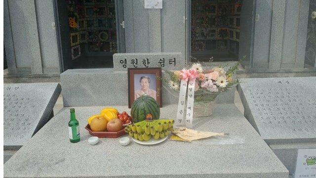 横田めぐみさんの娘・ウンギョンさん「墓参りできず心が痛い」　滋さん死去からまもなく3年…韓国の祖母に花束