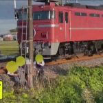 【迷惑行為】“撮り鉄”が列車に1mスレスレで…「カシオペア」緊急停止で“14分遅れ”　「撮影されてる!」3人組が猛ダッシュで逃走