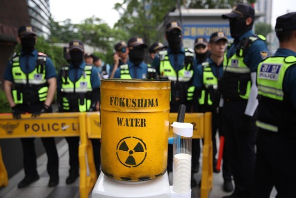 ［フォト］「核汚染水浄水器の配達です」日本大使館は「受け取り拒否」＝韓国