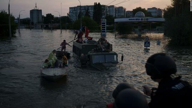 洪水で地雷がウクライナ沿岸に漂着、黒海を漂い機雷と衝突の恐れも