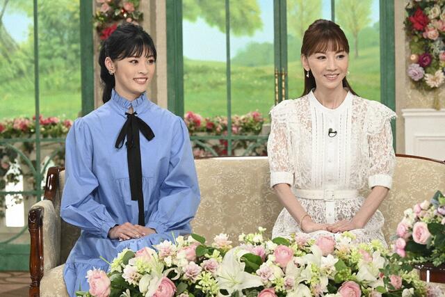 ＜君島十和子＆君島憂樹＞母娘でテレビ初共演　娘が宝塚を退団　親子4人での新生活を「徹子の部屋」で語る