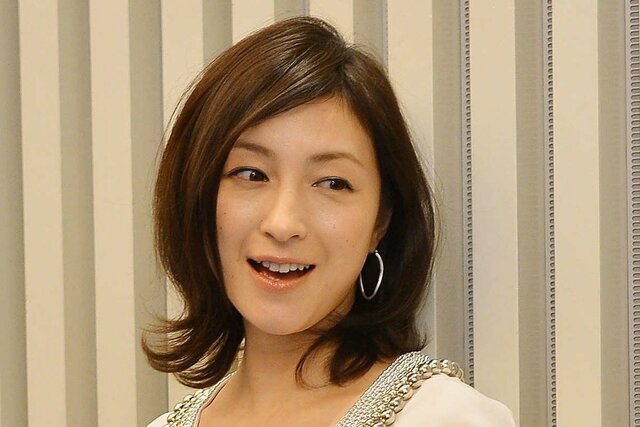 広末涼子がＷ不倫で無期限謹慎　有名シェフと佐藤健「決定的な違い」