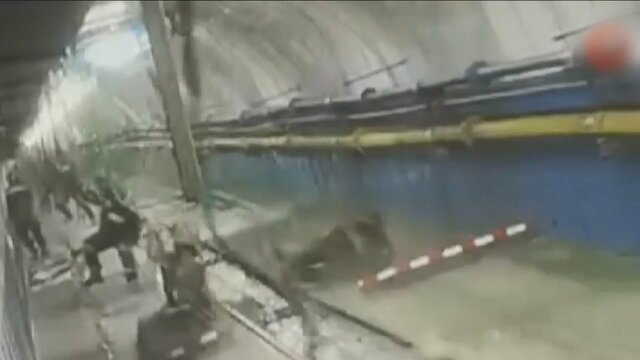 鉱山のリフトが“逆走”　作業員乗せたまま猛スピードで落下…3人死亡　中国北部