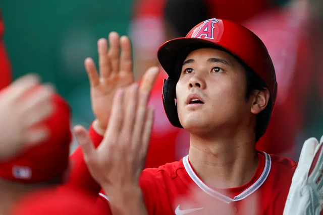 「大谷が2人いる」幼少期の大谷翔平選手と父親の2ショット、そっくりすぎて衝撃走る