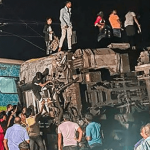 インドで列車事故２００人死亡　近年最大か、９００人けが（動画）