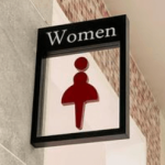 女子トイレに侵入し盗撮　男性職員処分 ―国交省／ネット「トランスが女装して入ったら気づかれずセーフ案件」「心が女なら女子トイレは可：最高裁」