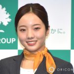 本田真凜、“超ミニ丈”美くびれあらわな衣装を着こなす　交際中・宇野昌磨も反応