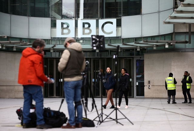 BBC司会者、性的写真要求か　若者から買い取り疑惑、出演停止
