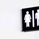 25歳韓国女性「トイレの隙間に人の目」で絶叫…つかまえた7歳男児、しかるとその母親に逆ギレされ
