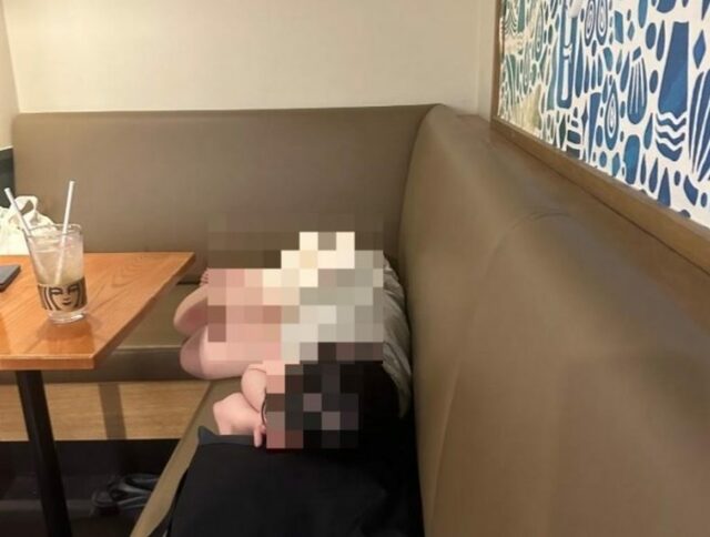韓国KYカップル、カフェで寝そべり…注意した店員に逆ギレ「コーヒー注文しただろ」