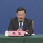 動静途絶えた中国外相　台湾メディア「女性問題」と報道
