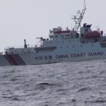尖閣諸島周辺を航行中の日本漁船に…中国海警局「領海侵入で追跡し退去させた」異例の漁船名公表