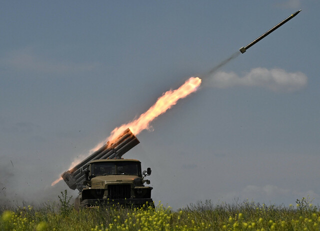 ウクライナ軍、北朝鮮製ロケット弾使用か　英紙