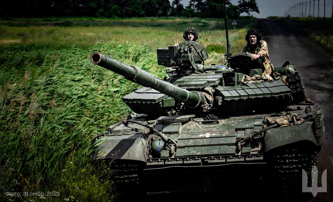 米紙、ウクライナ軍がクラスター砲弾を使用してロシア軍陣地の無力化を開始