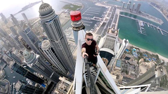 世界の高層ビルによじ登り写真投稿していたフランス人、香港で転落死