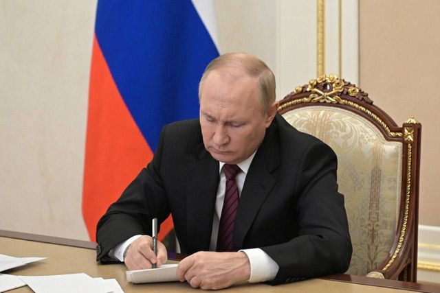 露プーチン大統領「徴兵対象年齢の上限」引き上げる法律に署名　27歳から30歳に