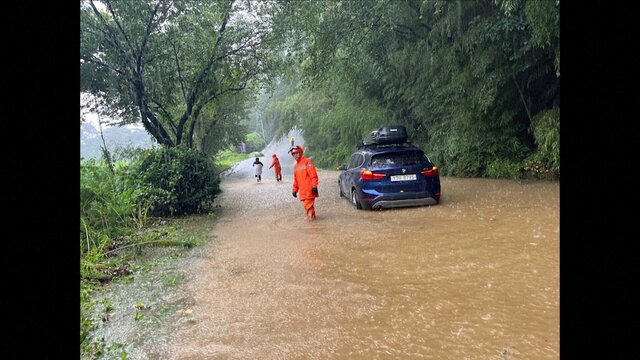 台風6号 韓国に上陸・縦断　市場に水流入 道路も冠水