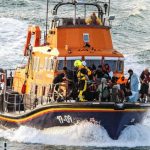 日本ニュース24時間：密入国の小型ボートが英政府に頭痛…2018年以降の不法移民は10万人を超える