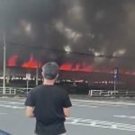 日本ニュース24時間: 車100台以上が焼けたパチンコ店駐車場火事の実況見分開始