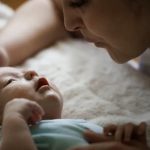 生まれた直後に誘拐された男性、42年ぶりに母親と再会。「息子は死んだ」と告げられていた チリ