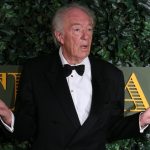 俳優マイケル・ガンボンさん死去、82歳 「ハリポタ」校長役